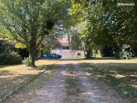 belle maison familiale sur 2300 m2 de terrain clos