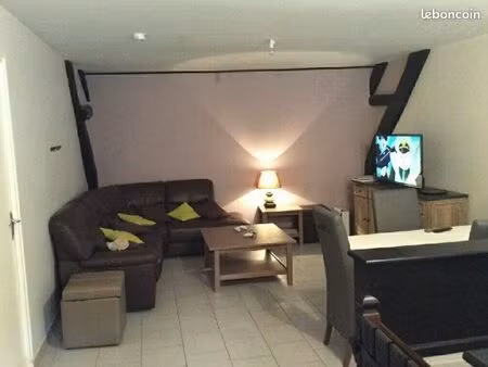 commune de lucy le bois  loue 1 maison de 160m2 t6 avec terrasse de 30m2. disponible à ce 