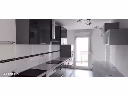 t3 confortable de 73m² dans résidence avec garage