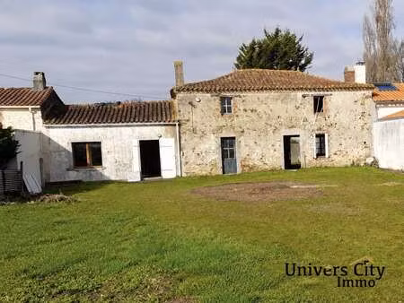 vente maison à saint-philbert-de-bouaine (85660) : à vendre / 140m² saint-philbert-de-boua
