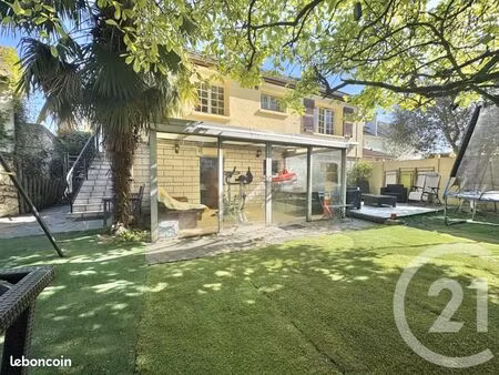 maison 4 pièces 368 m²