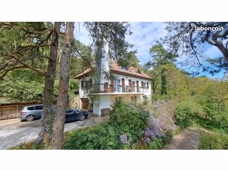 maison 8 pièces 162 m²