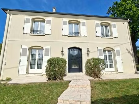 maison 6 pièces 169 m²