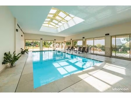 propriété 9 pièces 313 m²