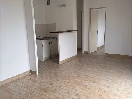 location appartement 2 pièces 32 m² à beziers (34500)  500 €