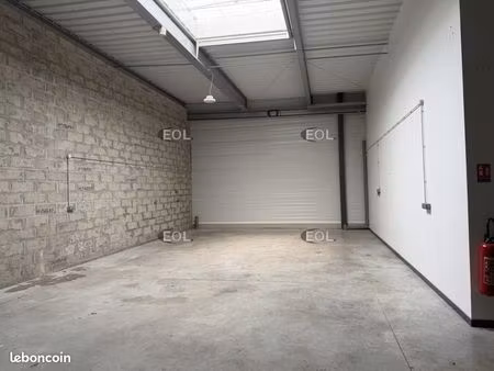 local d'activité 159 m²