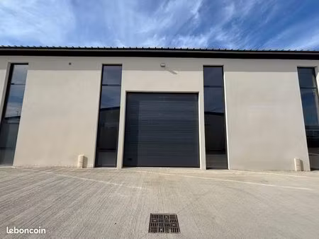 local 235 m² milly-la-forêt