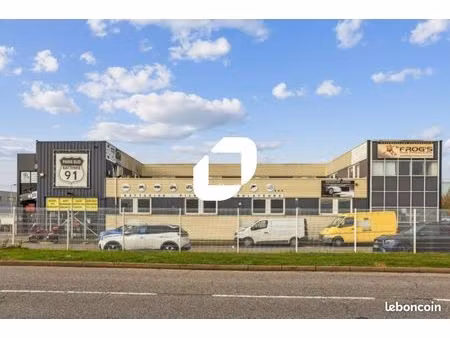 bureau 150 m²