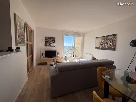 appartement 35 m2 avec espace nuit et balcon