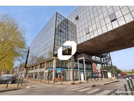 bureau 93 m²