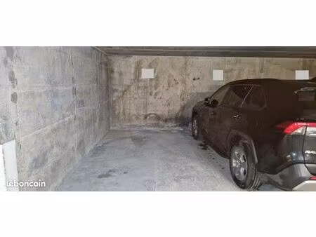 place de parking à chaville rg