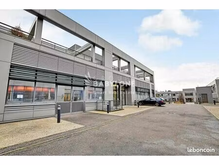 bureau 1 524 m²