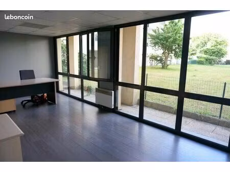 bureau 114 m²