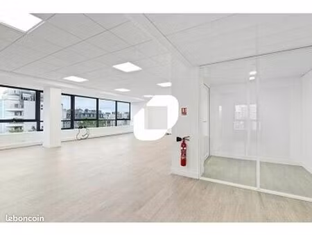 bureau 72 m²