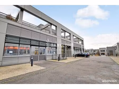 local d'activité 1 524 m²
