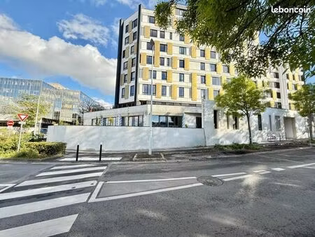 local commercial 94 m²