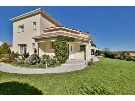 maison de luxe de 195 m2 en vente cholet  pays de la loire