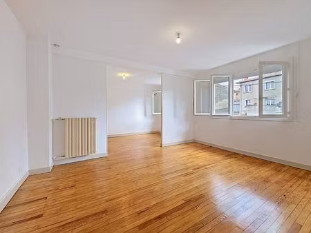 caraman- t3 72m2- proche toutes commodites