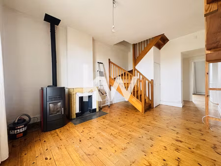 appartement t4  en duplex de 98m2  avec garage et jardin.