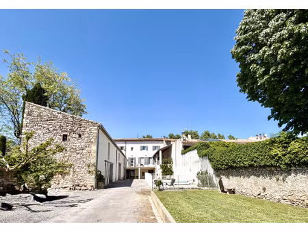 saint-geniès  immeuble 3 appartements + dépendances avec jar