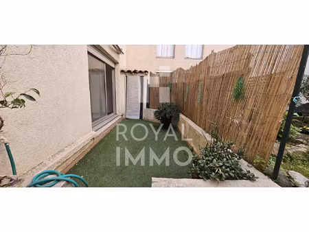 t2 en rez-de-jardin avec extérieur