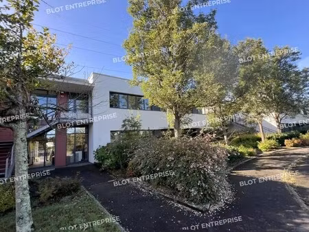 vente bureaux 1 690 m²