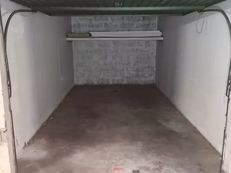 a louer - garage toulon