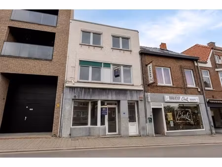 uniek handelspand van 110m² met duplexappartement van 146 m² met 3 slpk in lanaken centrum