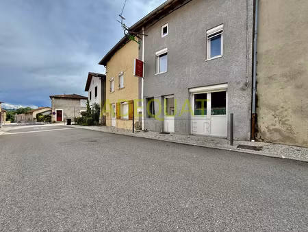 roche 'centre village'  maison de village avec 2 chambres...