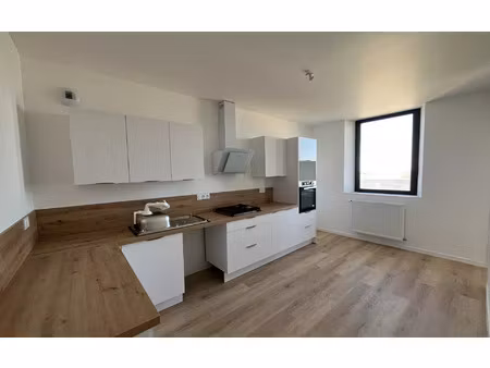 location appartement  m² t-4 à laon  819 €