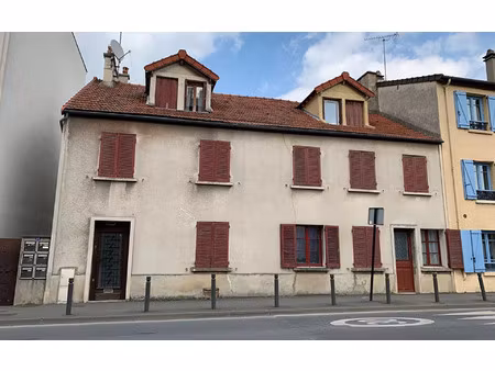 location appartement  m² t-2 à massy  595 €