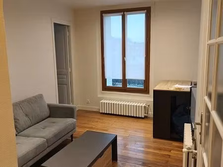 location meublée appartement 2 pièces 40 m² à saint-cyr-l'ecole (78210)  1 050 €