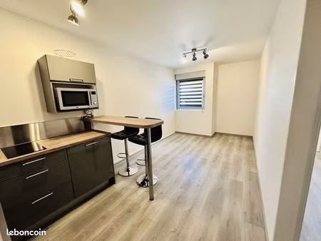 f2 de 28m² avec parking et climatisation réversible