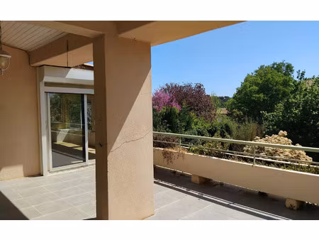 location appartement  m² t-4 à venelles  1 450 €