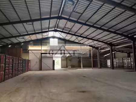 location entrepôt sainte-maxime 83120 311m²