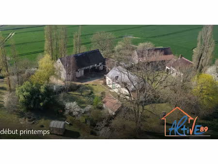 ensemble immobilier de caractère à 8 min des commerces