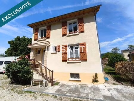 charmante maison familiale entièrement clôturée avec garage  car-port et jardin !
