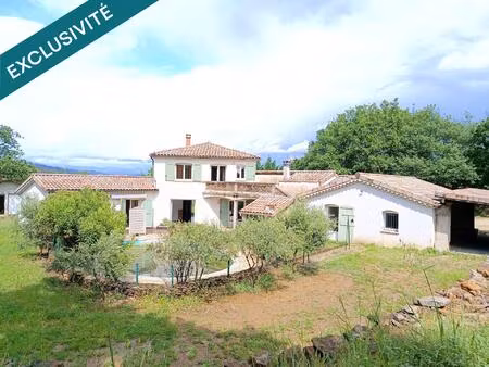 a saisir maison d'architecte au calme situé sur la commune de fons