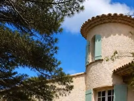 maison de caractère aux volumes rares.