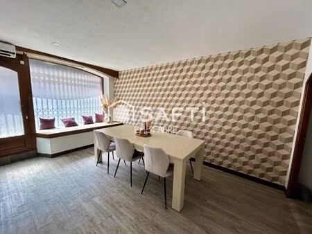 maison 162 m2 4 chambres  comble aménageable  sous-sol  panneau solaire sur un terrain de 
