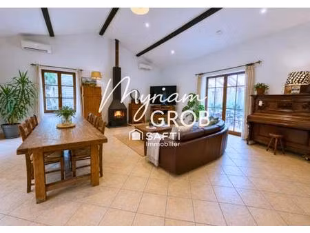 maison t6 de 185 m2 avec nature à perte de vue aux pied des coteaux du fau-