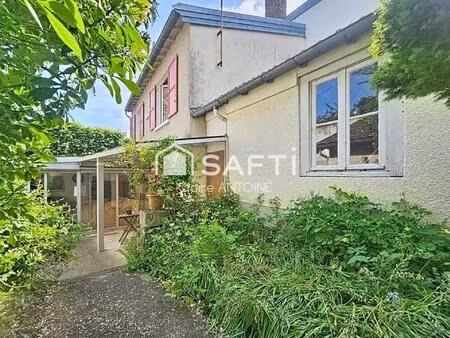maison à fort potentiel avec grand jardin arboré – à 300 m de la gare