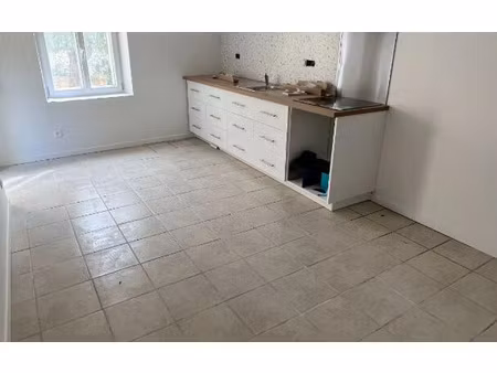 location maison  m² t-3 à ocquerre  887 €