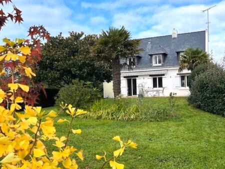 en plein coeur de st lyphard: grands volumes et joli jardin!