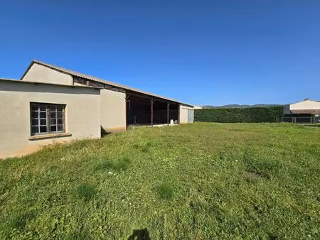 retour sur le marché  terrain constructible d'environ 4000m2