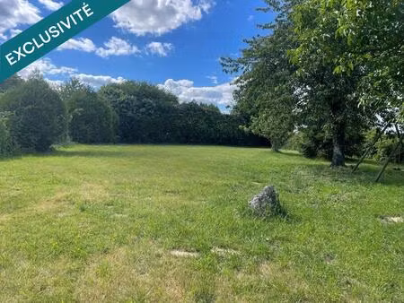 terrain à bâtir de 690m2 à villegouge.
