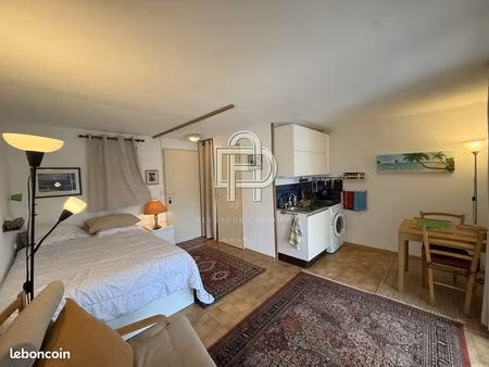 studio 1 pièce 28 m²
