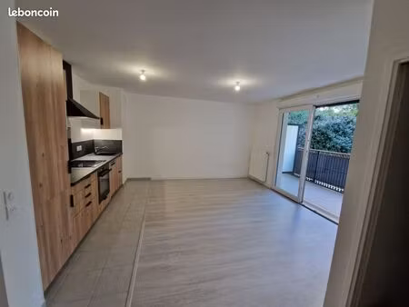 loue appartement t2 à 300 mètres gare rer a