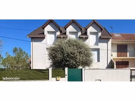 très grande maison familiale à gros potentiel
