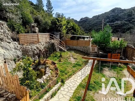 propriété 9 pièces 242 m²